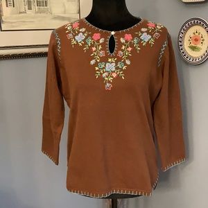 Keyhole embroidered sweater